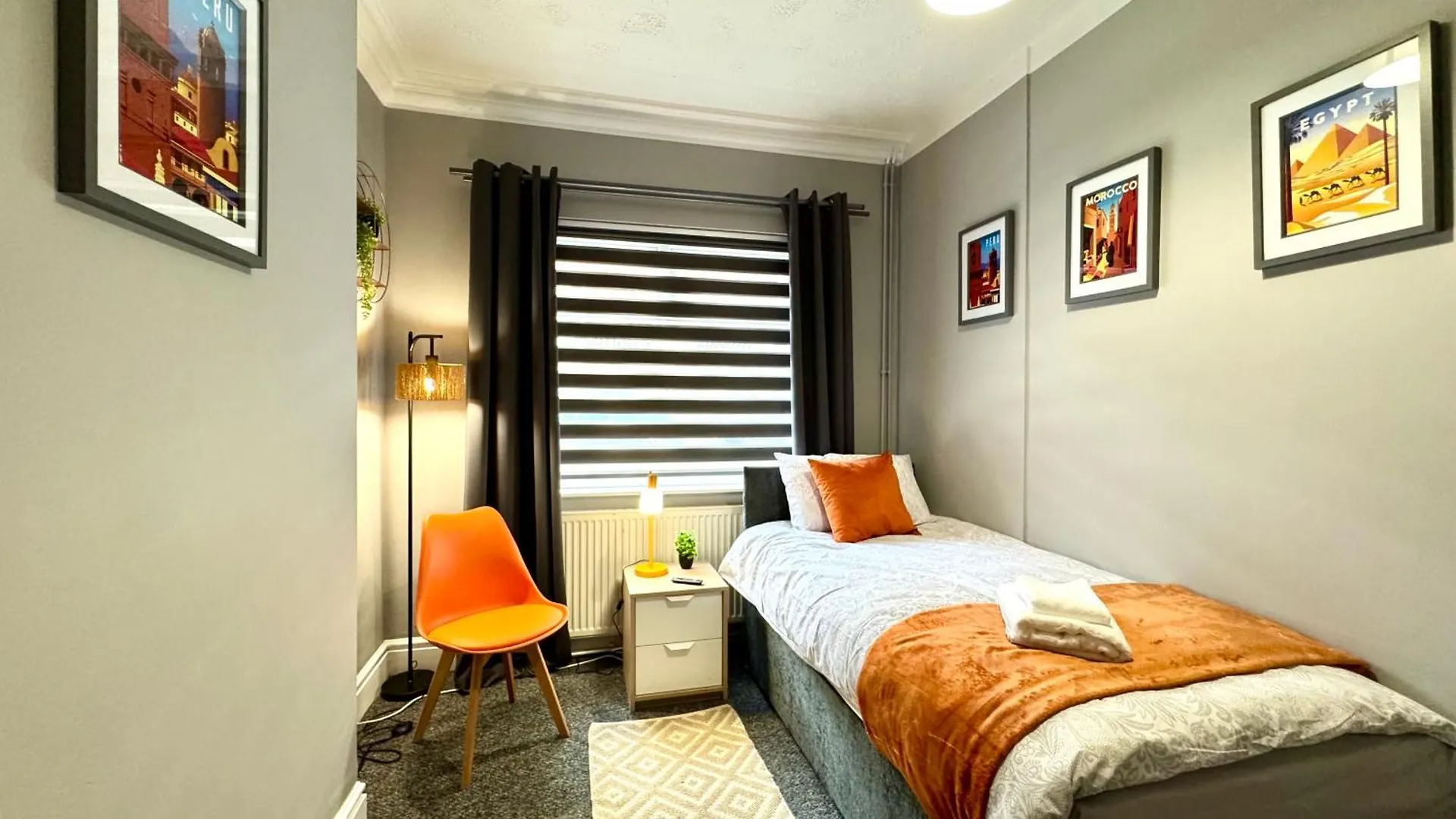 Spacious Stay For 8 Work Trips Or Breaks Parking Nottingham Vakantiehuis