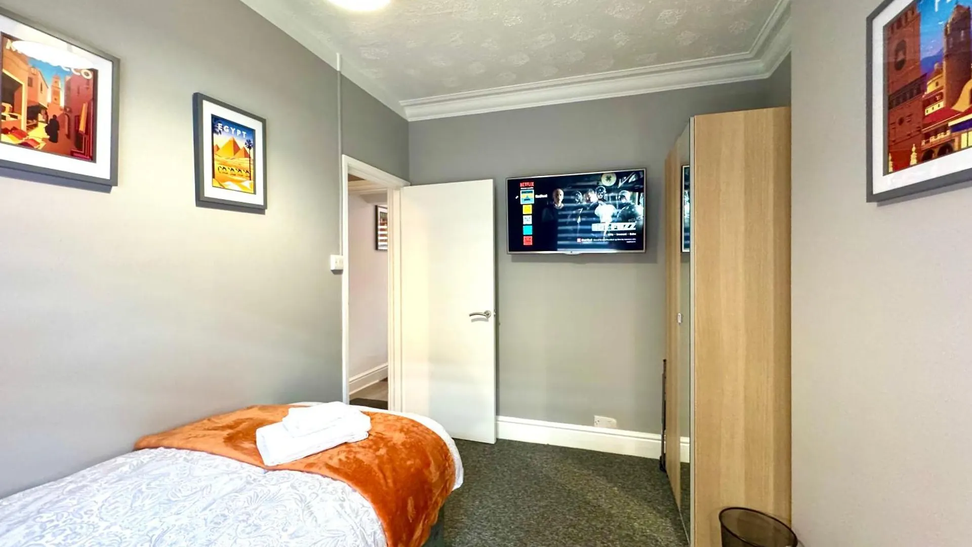 Spacious Stay For 8 Work Trips Or Breaks Parking Nottingham Vakantiehuis