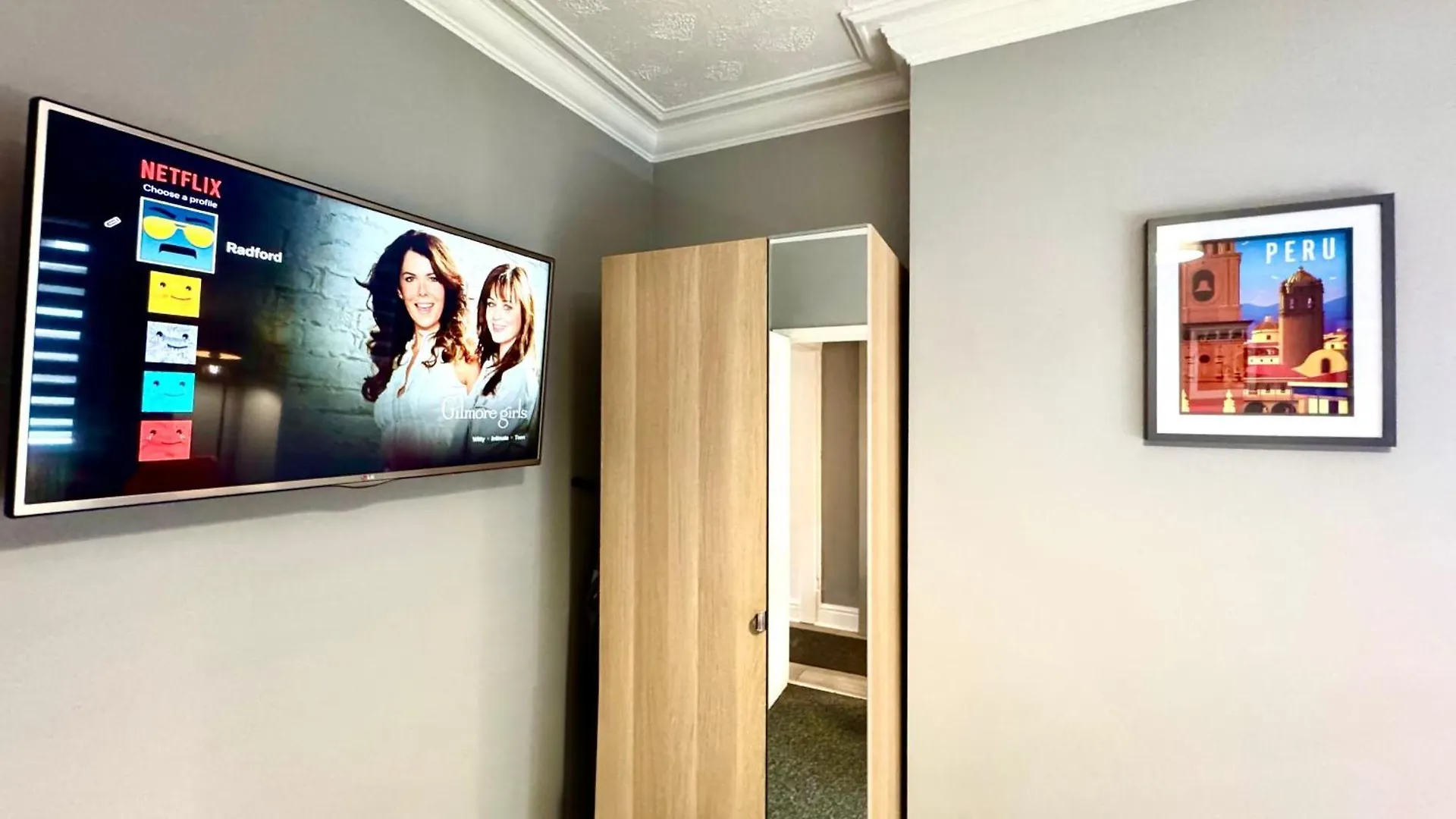 Spacious Stay For 8 Work Trips Or Breaks Parking Nottingham